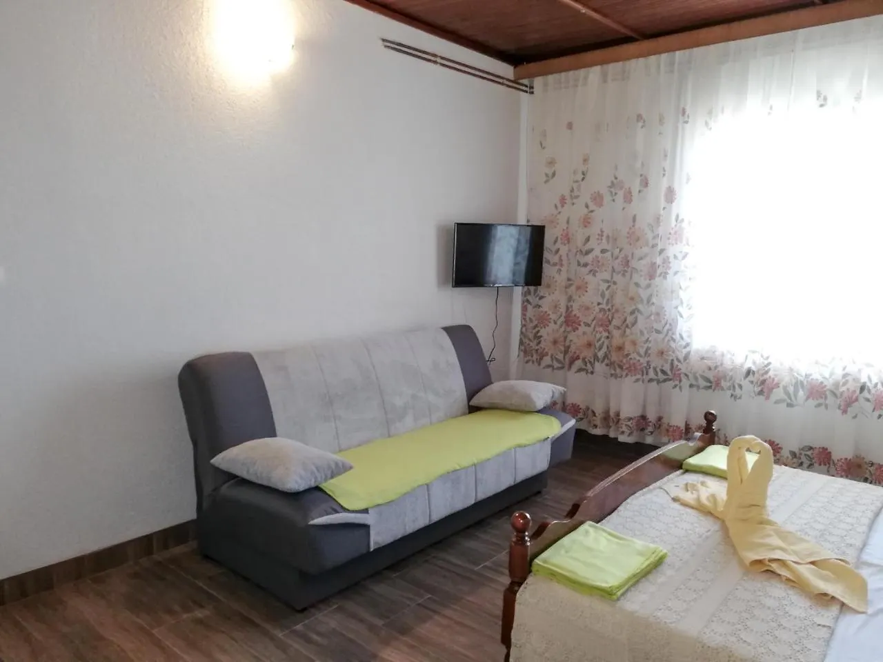 Apartment Apartmani Nevenka Starigrad Paklenica