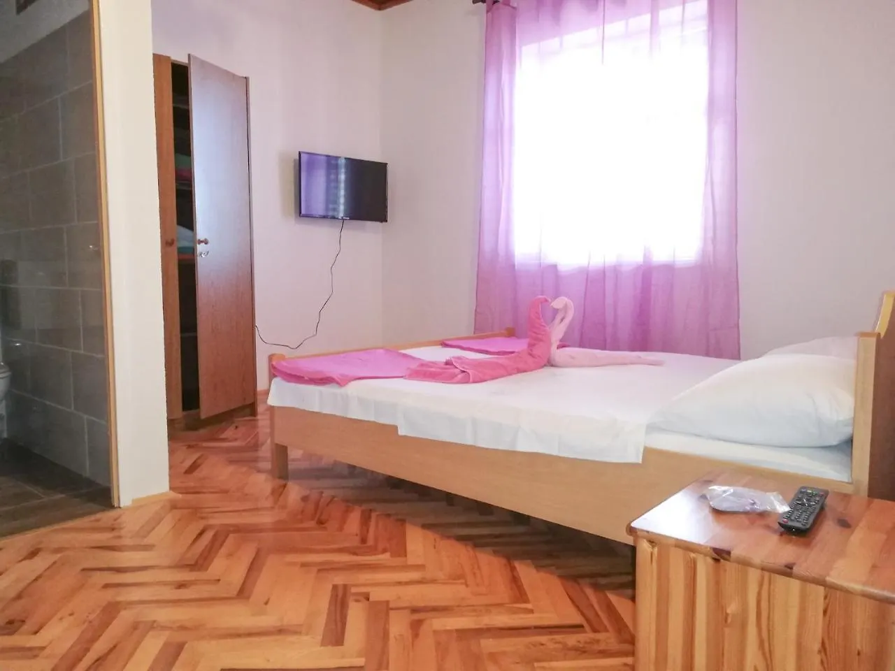 Apartmani Nevenka Starigrad Paklenica 0*,  Croatia
