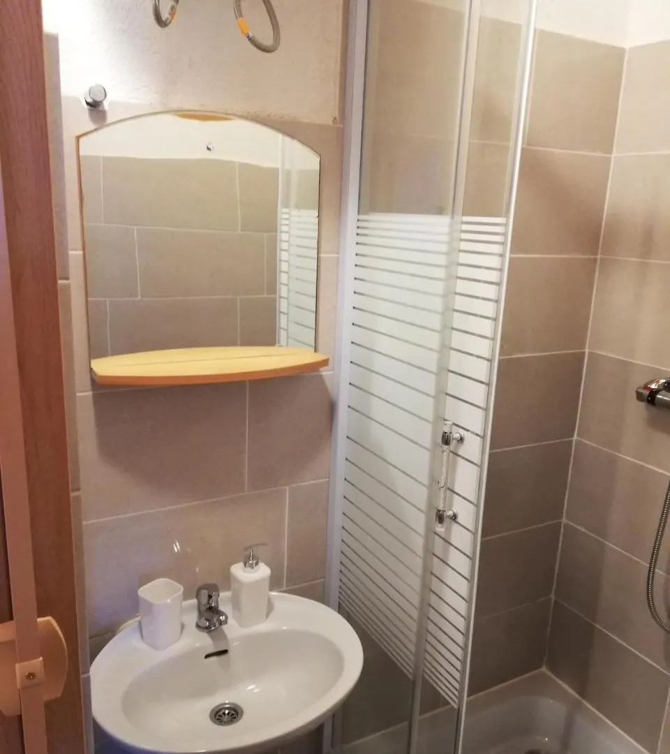 Apartmani Nevenka Starigrad Paklenica 0*,